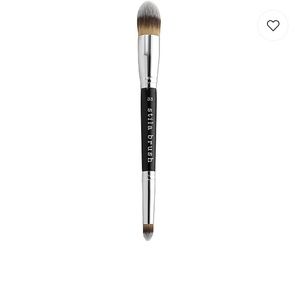 NWT Stila #33 Complexion brush dual end $32